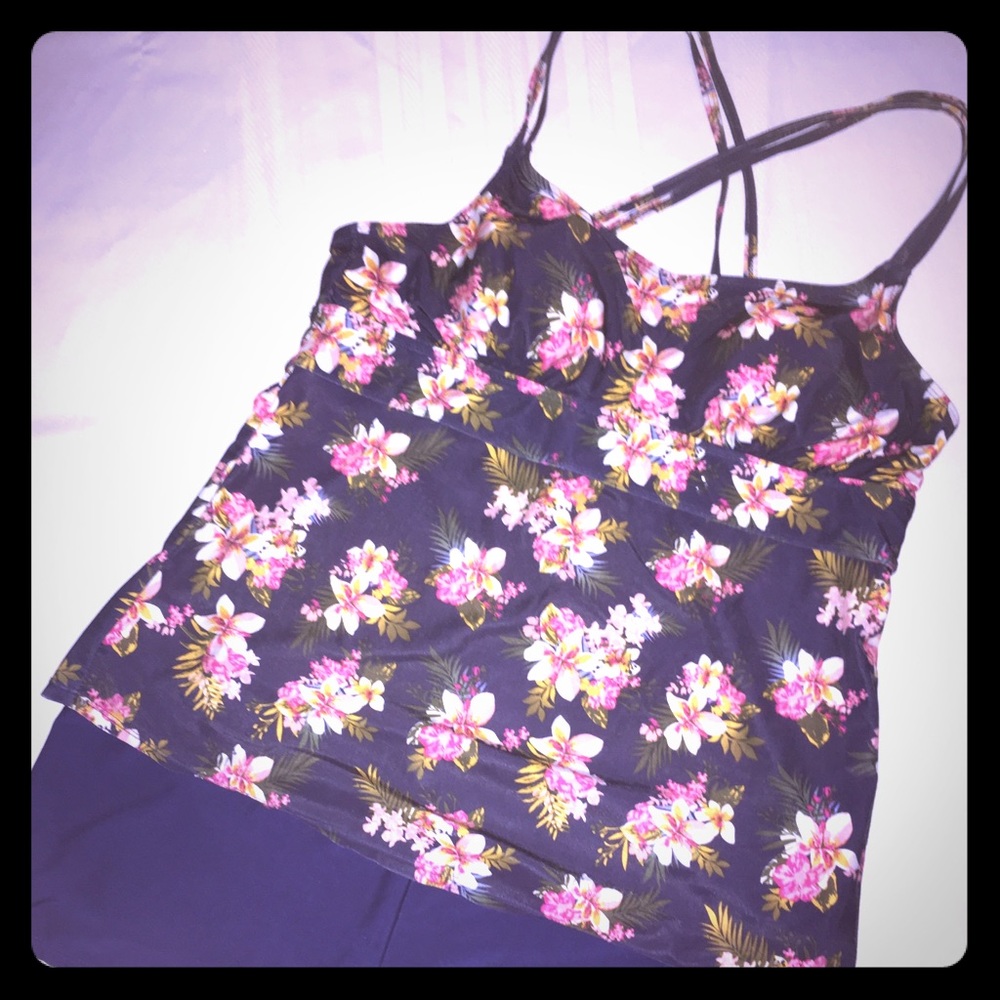 Women’s tankini swimsuit